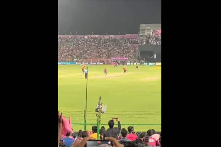 Video: नो-बॉल के बाद वह आख़िरी छक्का, जो SRH को IPL सस्पेंस में RR से आगे ले गया