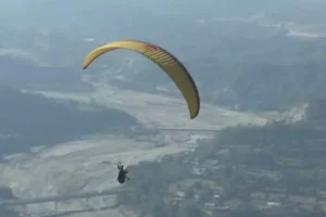 गयी थीं हनीमून मनाने, Paragliding से तुड़वा बैठी रीढ़ की हड्डी