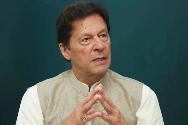 “मुझे लाठियों से मारा गया और …” रिहाई के बाद बोले Imran Khan, चुनाव करवाने की करी मांग