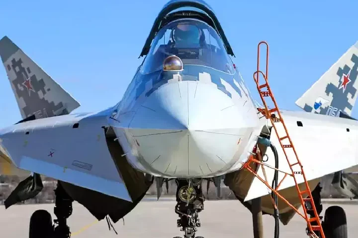 America के F-16 के खिलाफ रूस उतारेगा सुखोई-57, जानिए कितना विनाशकारी है यह जेट