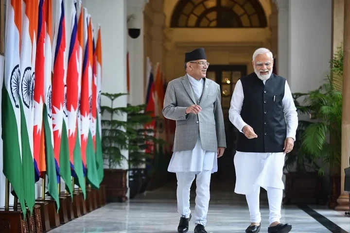 PM Modi और नेपाल के PM Prachand के बीच दिल्ली में द्विपक्षीय वार्ता शुरू
