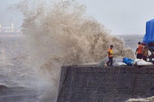 बिपरजॉय तूफान 150 KM की रफ्तार से आगे बढ़ेगा, इस हवा में क्या-क्या होगा तबाह होगा