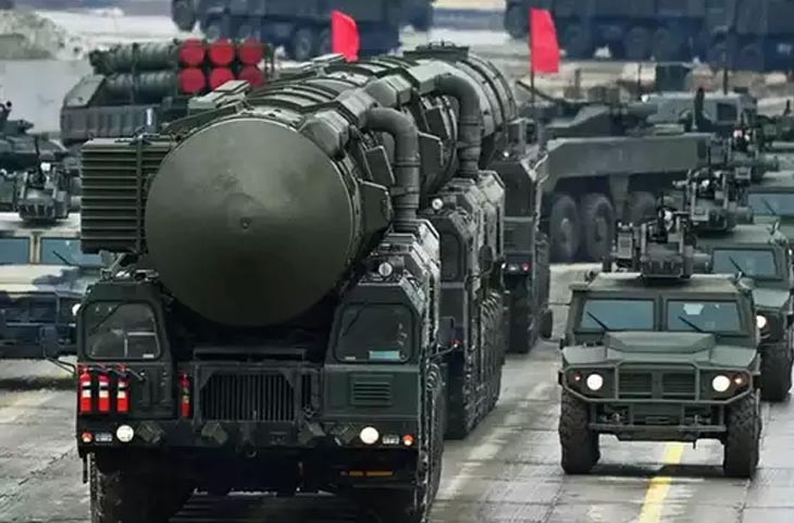 यूक्रेन जंग के बीच तैनाती! खतरनाक परमाणु बम रूस से बेलारूस पहुंचे,आखिर क्‍या हैं पुतिन के इरादे?