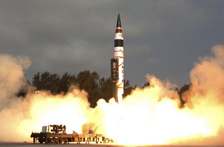 Made in India हथियारों की जबरदस्त मांग, इस देश ने कहा-सिर्फ इंडियन बैलिस्टिक मिसाइल पर भरोसा