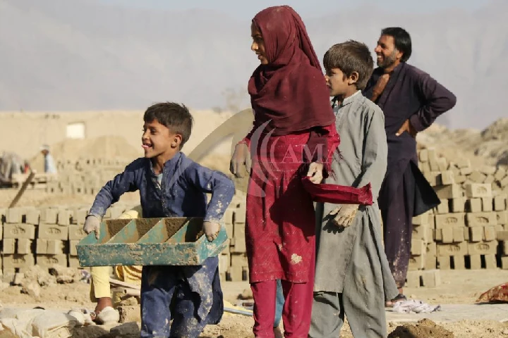 बाल अधिकारों के मामले में Afghanistan दुनिया के सबसे खराब देशों में से एक!