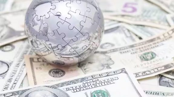 दुनिया में डॉलर पर संकट! चीनी मुद्रा युआन पर दांव लगा रहे विशेषज्ञ? कर लिया कब्जा तो विश्व पर करेगा राज