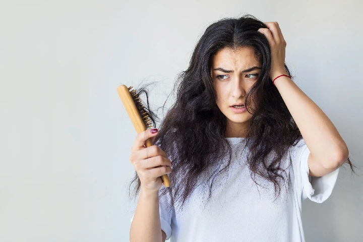Hairfall Treatment: झड़ते बालों के लिए वरदान है यह शैम्पू, किचन में रखी इन चीज़ों से झट हो जाएगा तैयार