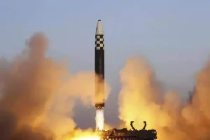 America-जापान की बढ़ी टेंशन! North Korea ने फिर दागी दो बैलिस्टिक मिसाइलें