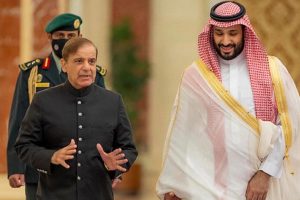 पाकिस्‍तान पर गहराया डिफॉल्‍ट का संकट! IMF ने मुंह फेरा,क्‍यों खतरे में सऊदी अरब