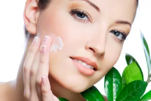 Skin Care: धूप से झुलस गई है त्वचा? सनबर्न से स्किन को बचाएगा यह, फटाफट जान लें इस्तेमाल का तरीक़ा