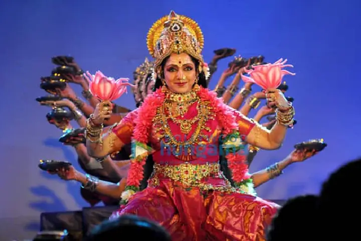 देहरादून में हेमा मालिनी की मां दुर्गा पर बैले की प्रस्तुति