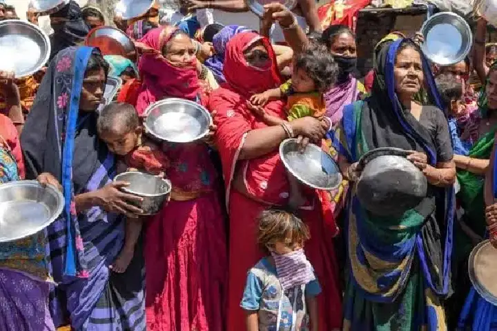 भूख से तड़प रहा Pakistan, Global Hunger Index के 121 देशों में 99वें पायदान पर PAK।