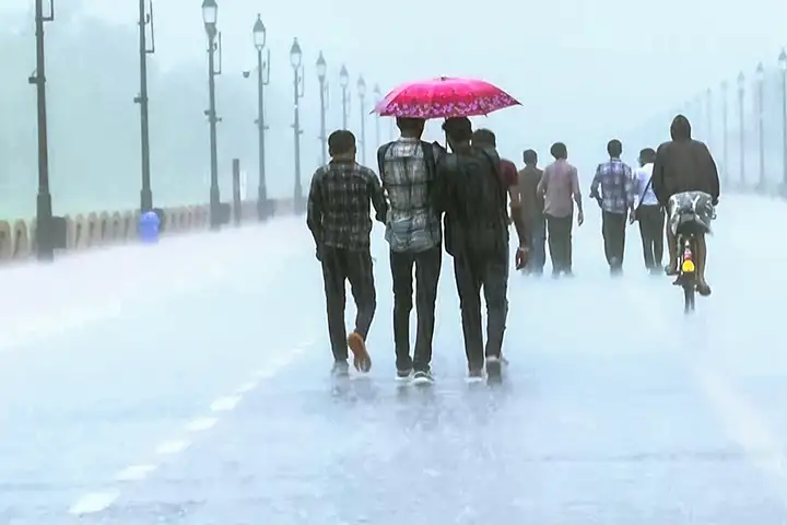 दिल्ली में बारिश: टूट गया 41 साल का रिकॉर्ड