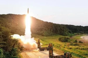 किम जोंग की निकलेगी हेकड़ी! North Korea का काल बनेगी इस देश की 12348 किमी की रफ्तार वाली खतरनाक बैलेस्टिक मिसाइल