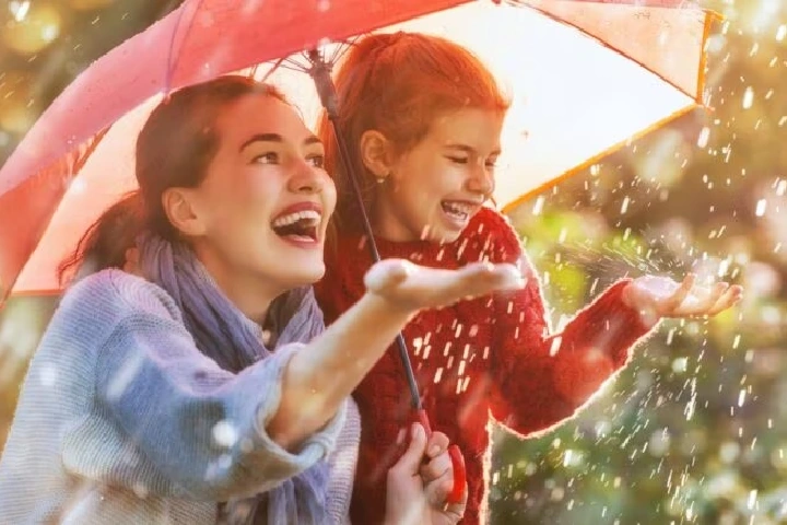 Monsoon Tips: बरसात में बच्चे हो रहे हैं बार-बार बीमार? जानें इसके कारण और बचाव के उपाय