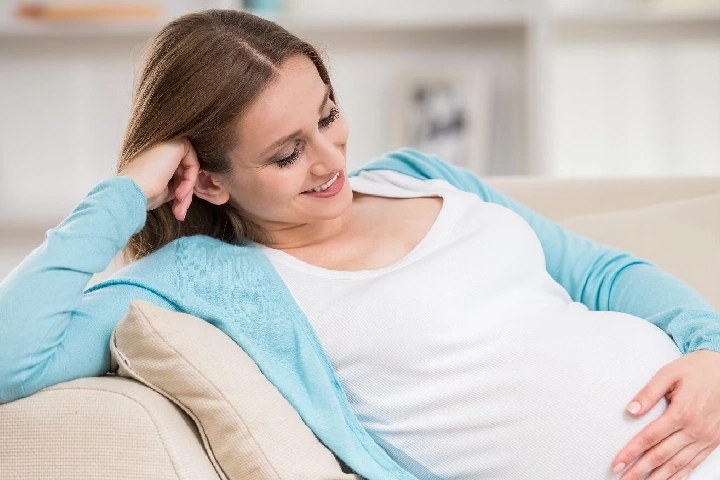 Pregnancy में बढ़ते वजन से हो रही है टेंशन, तो इन तरीकों से वेट को करें कंट्रोल