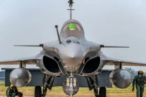 भारत ने नौसेना के लिए अमेरिकी FA-18 Super Hornet की जगह फ्रांस के Rafale-M जेट को क्यों चुना? जानिए वजह