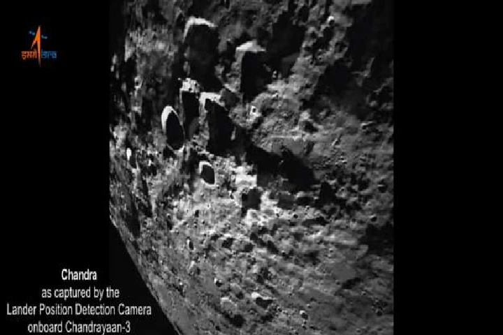 Chandrayaan-3: विक्रम लैंडर द्वारा ली गई चंद्रमा की ताज़ा तस्वीरें