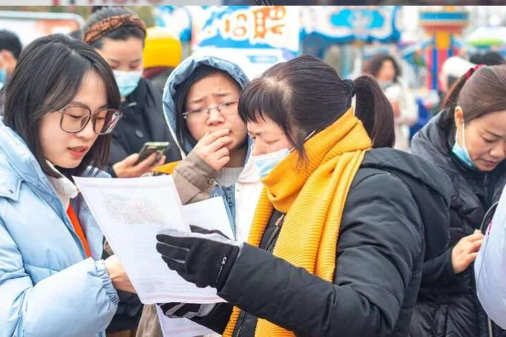 China में युवाओं को सपने देखने का अधिकार नहींं,तेजी से बढ़ रही है बेरोजगारी