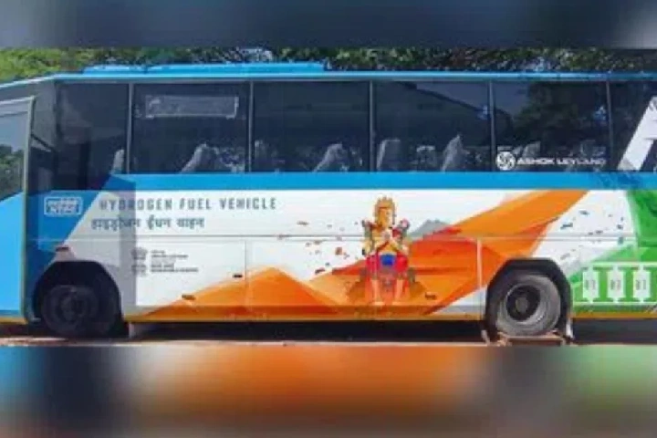 PM मोदी ने निभाया वादा! भारत की पहली हाइड्रोजन बस का ट्रायल रन लद्दाख की सड़कों पर हुआ शुरू
