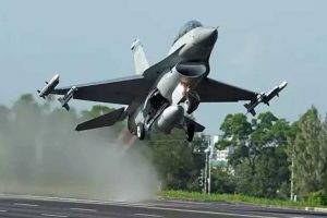 कितने ताकतवर है Pakistan के ये लड़ाकू विमान, भारत के राफेल-सुखोई के सामने क्या औकात?