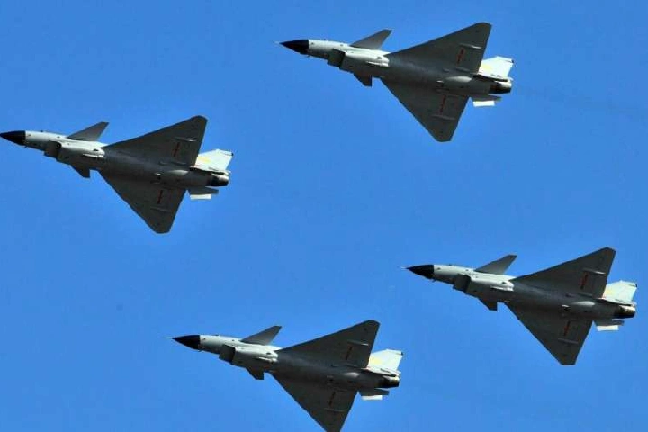 युद्ध के लिए तैयार China! इस देश के रक्षा क्षेत्र में घुसे चीनी सेना के 20 लड़ाकू विमान, क्या है ड्रैगन की चाल?